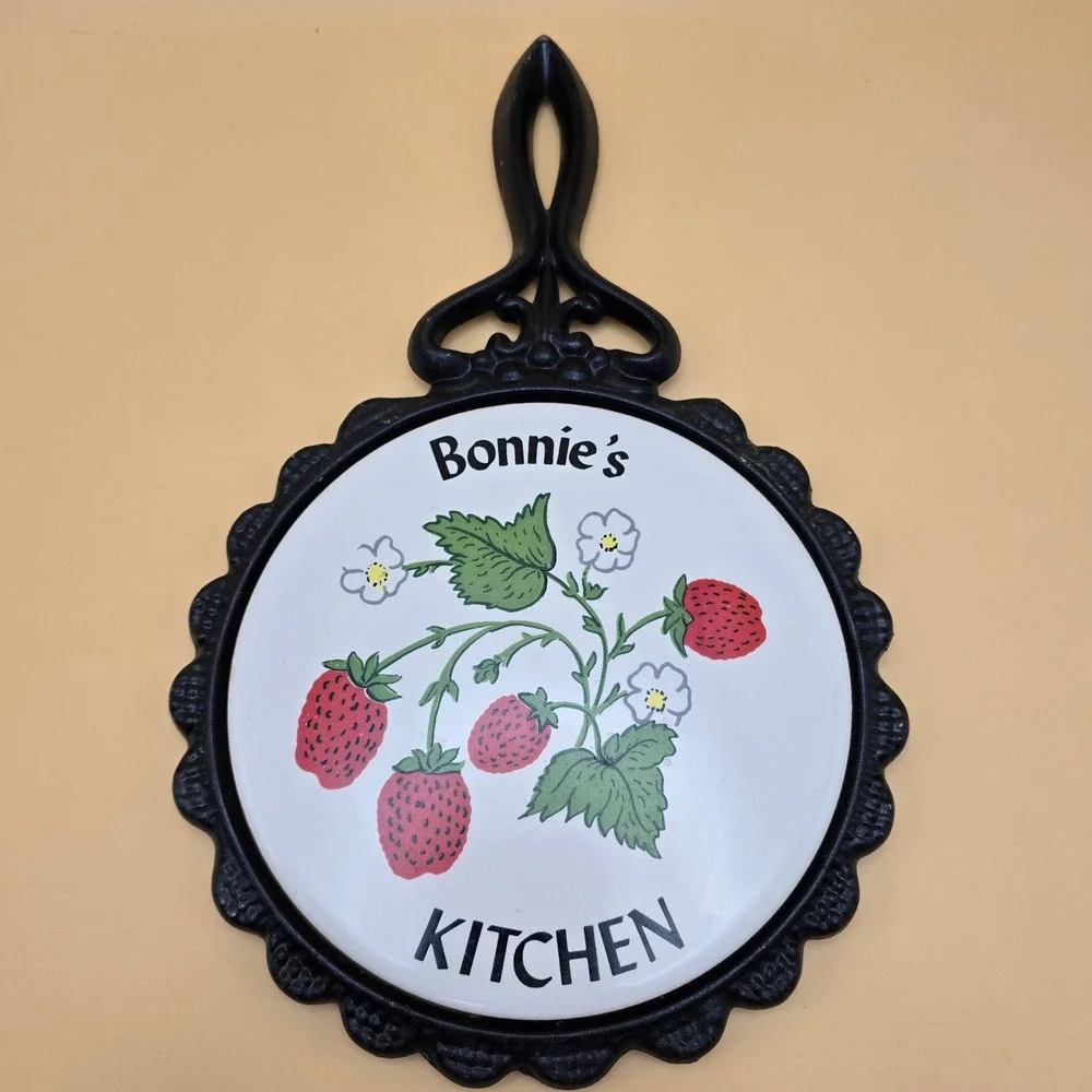 Vintage Mid-State Cast Iron Ceramic Strawberry Trivet Bonnies Kitchen Wall Decor